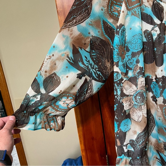 Laura Ashley size 3 woman’s blouse. - Picture 3 of 15